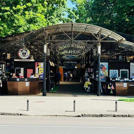 Квартира В Центре! Книжный Рынок! Odessa Luaran gambar